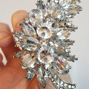 NWT Large Brooch Pin Clear Glass Crystals Silver